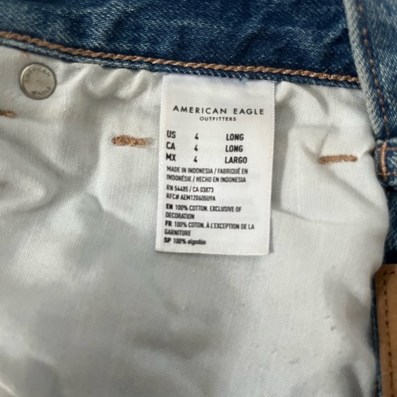 American Eagle High Rise Mom Jean - Picture 5 of 5